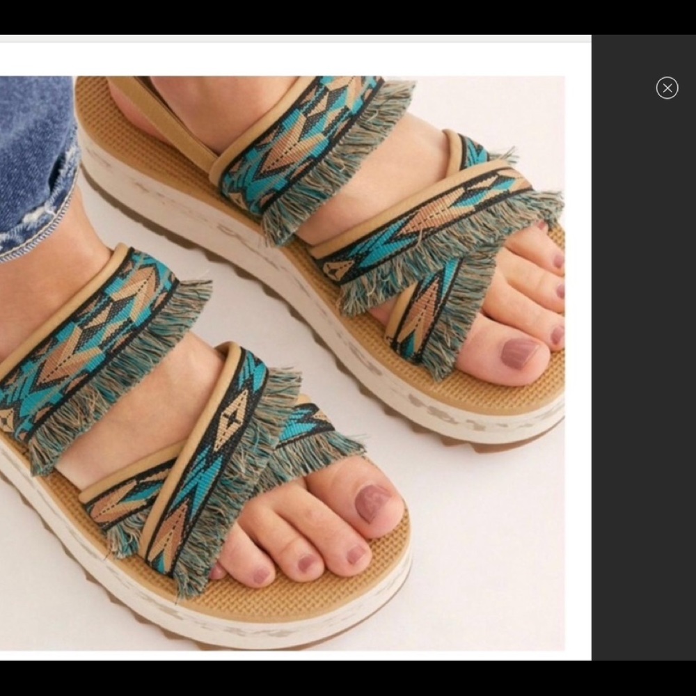 Teva Sandals S-7  Flatform Ceres Platform Fringe